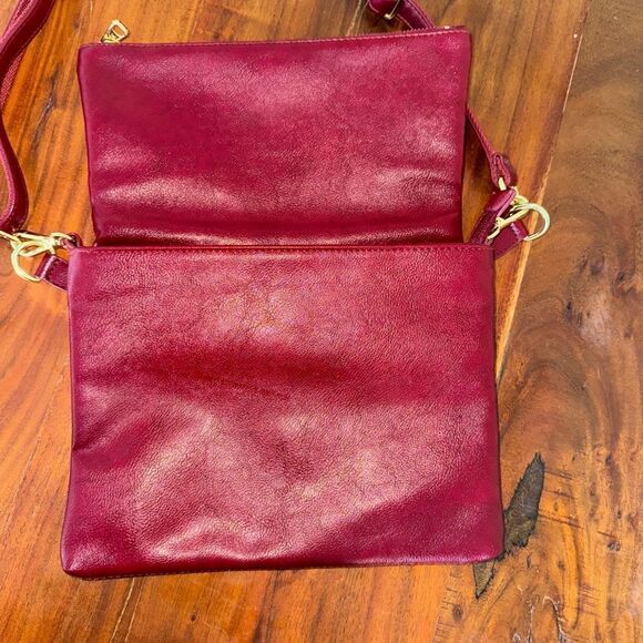 Bjorn borg leather crossbody fold over w/long adjustable and fixed handle EUC - Picture 2 of 9